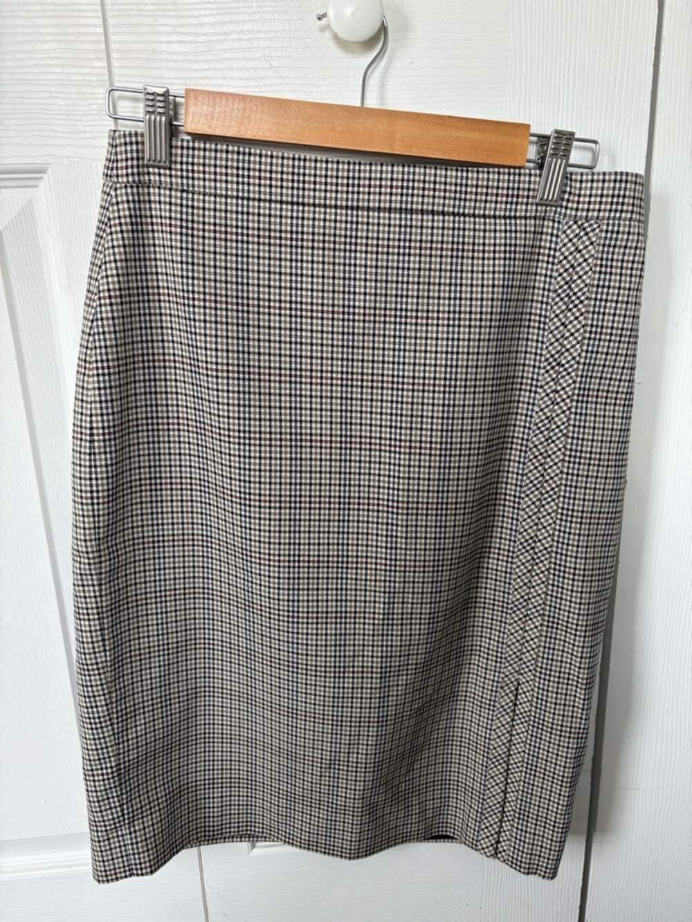 Ann Taylor Houndstooth Pencil Skirt in Black & Cream & blue